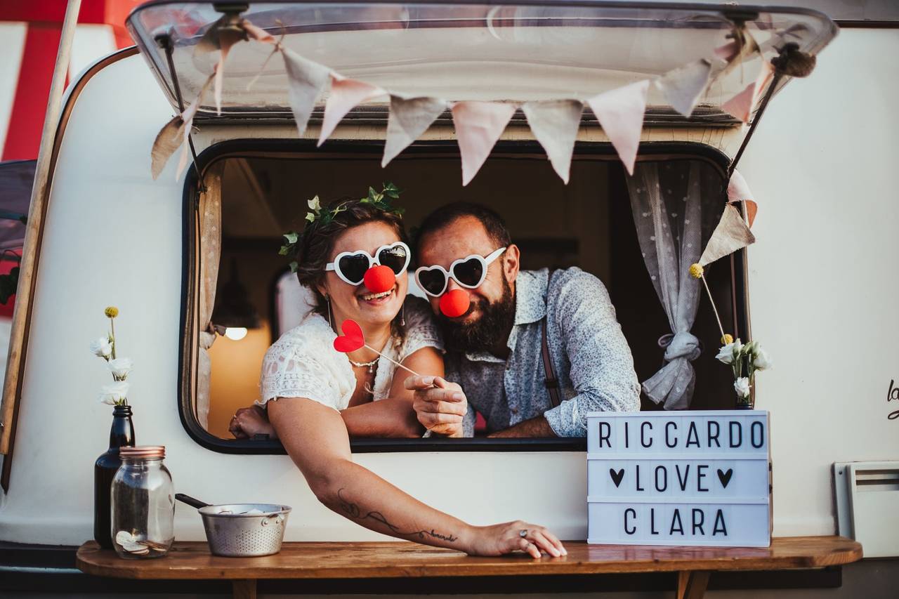 30 Idee Creative per un Photo Booth Indimenticabile al Tuo Matrimonio