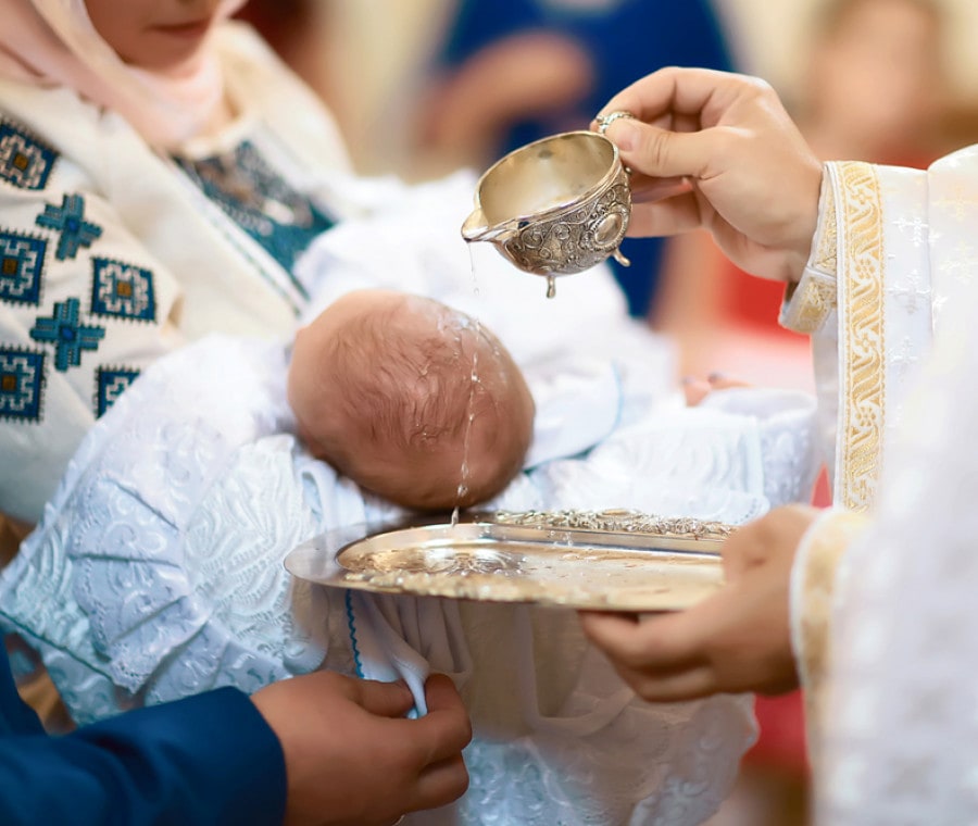 Come si svolge una cerimonia di battesimo: tutto quello che devi sapere