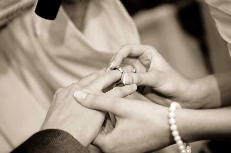 Guida completa al matrimonio rumeno: tradizioni, costumi e consigli per un giorno indimenticabile