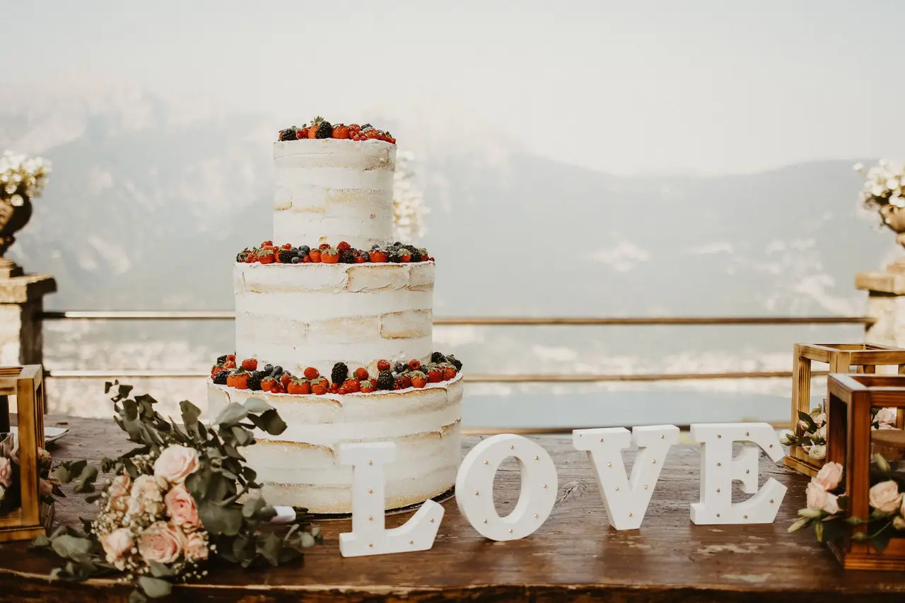 La torta perfetta per il tuo matrimonio civile: idee e ispirazioni