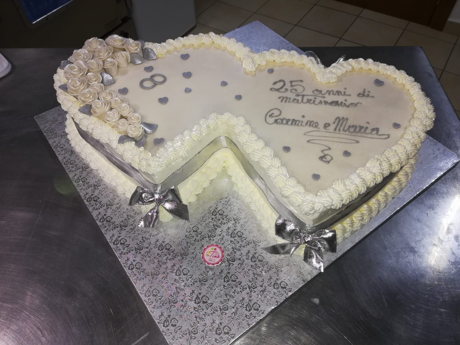 Le migliori idee per una torta di anniversario per i 25 anni di matrimonio