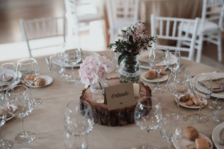 Originali centrotavola per matrimonio senza fiori: idee creative ed eleganti per decorare la tua tavola nuziale