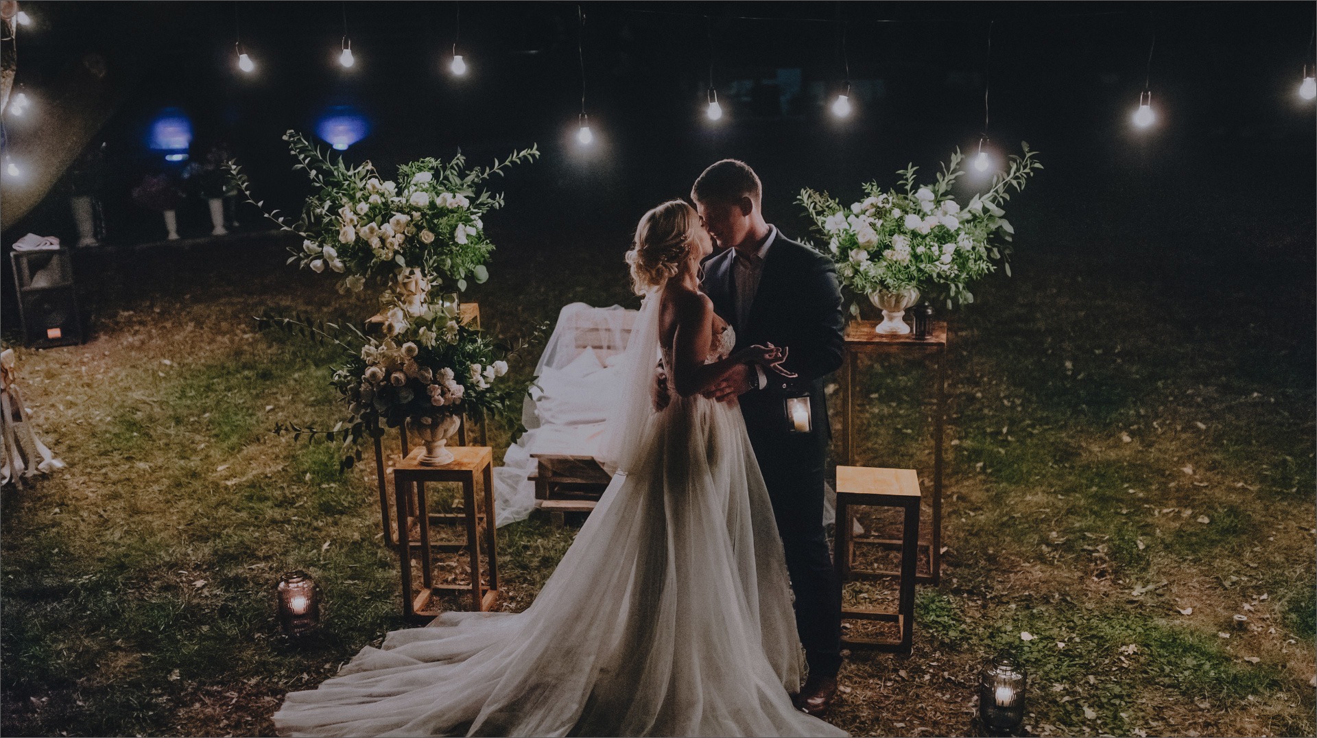 Sposarsi sotto un cielo stellato: la magia del matrimonio all’aria aperta